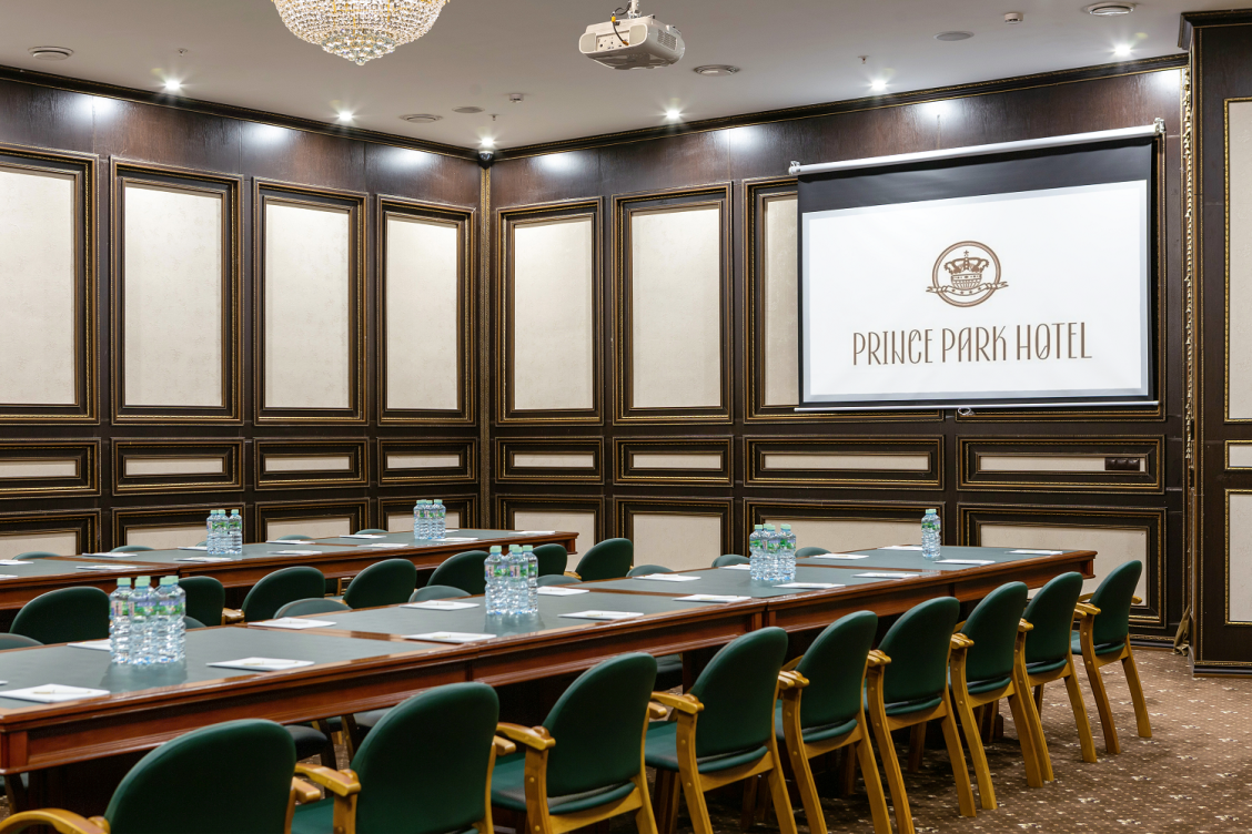 зал Петровский