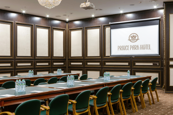 зал Петровский