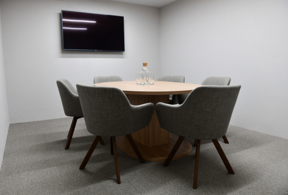 Переговорная №2 (на 6 человек)